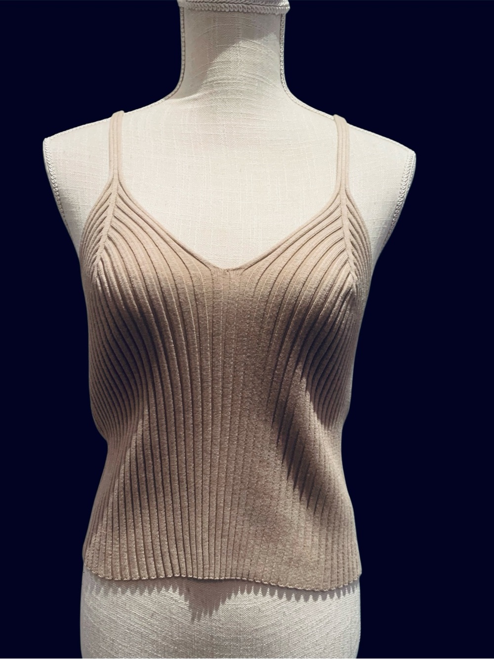 🩷H&M🩷CROPPED RIBBED CAMI. NWT. EXCELLENT CONDITION!